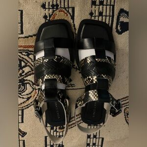 Vince Camuto Leather Woman’s Sandals Bachelen Snakeskin Embossed Size 6.5 Sz